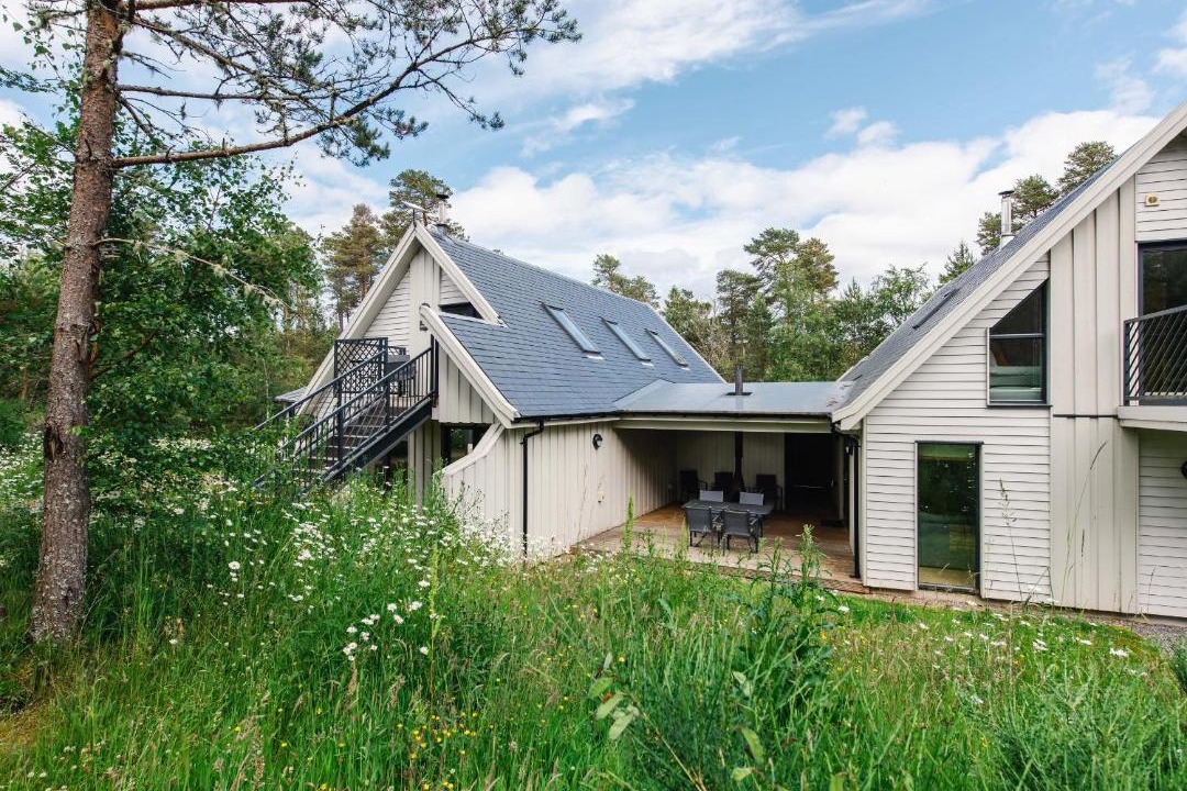 Photo of Others in Alvie