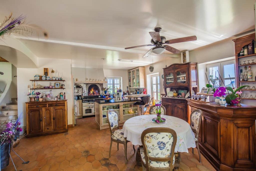 Photo of Kitchen in Rousson