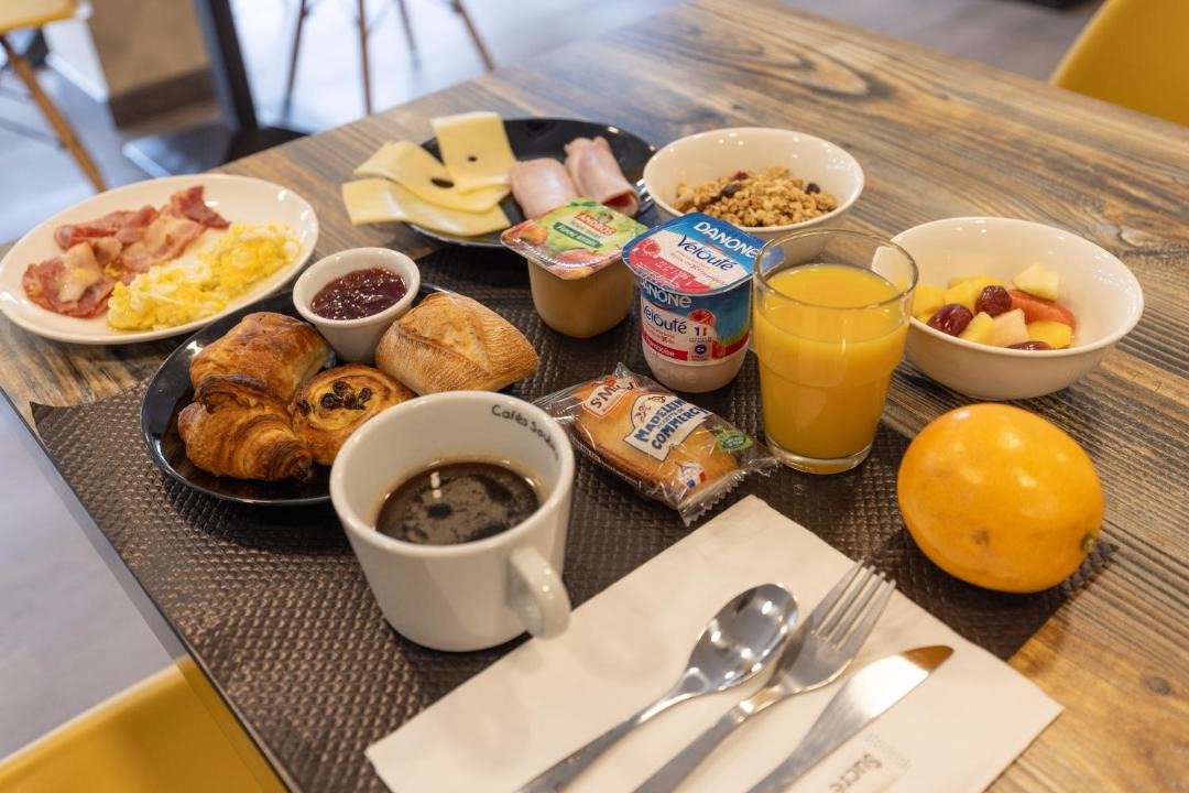 Photo of Others in Lesperon