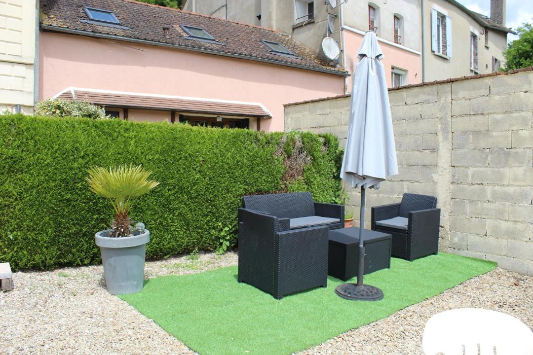 Photo of Others in Laroche-Saint-Cydroine