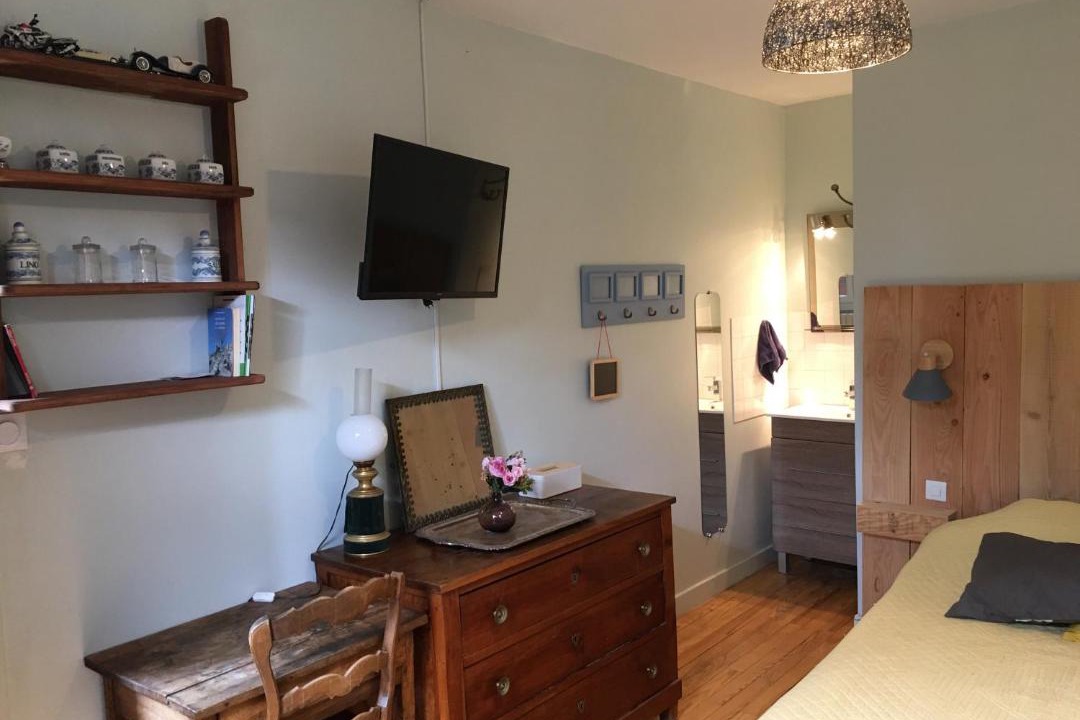 Photo of Bedroom in Albon