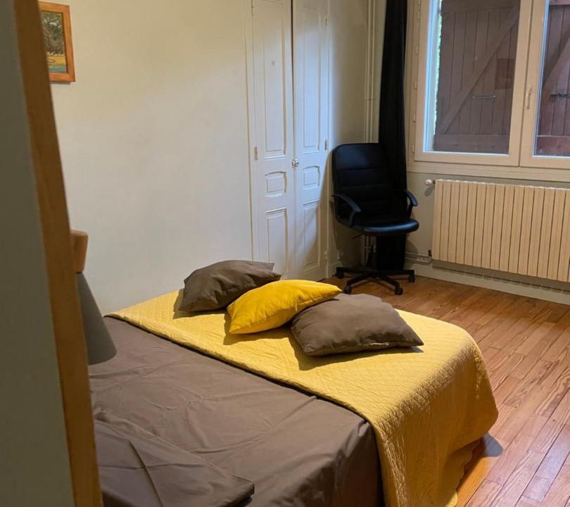 Photo of Bedroom in Albon