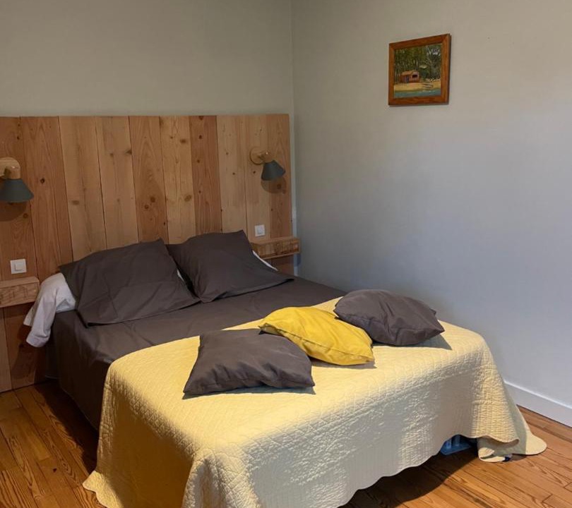 Photo of Bedroom in Albon