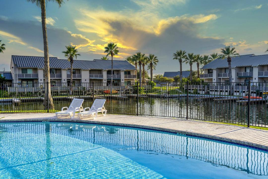 Photo of Others in Harbor Oaks