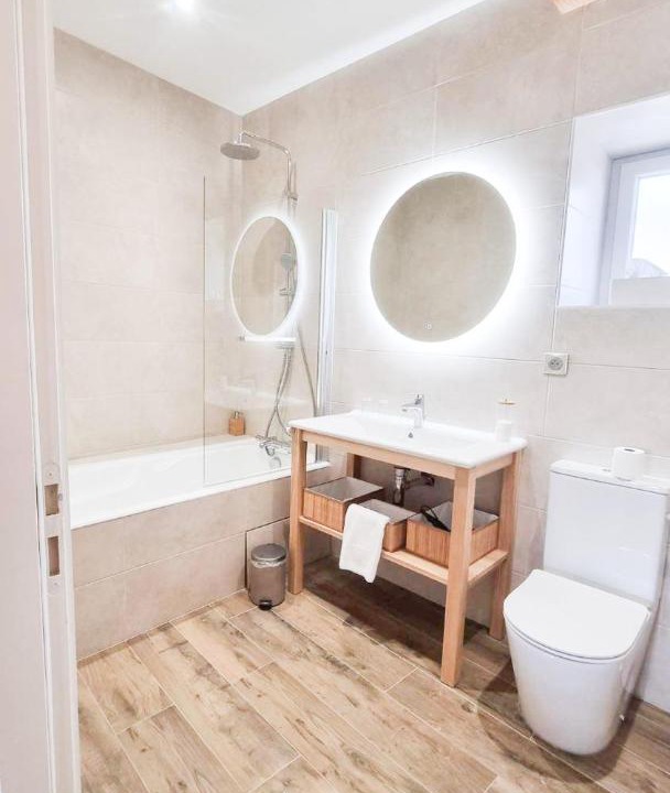 Photo of Others in Chambeon