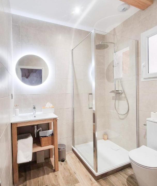 Photo of Others in Chambeon