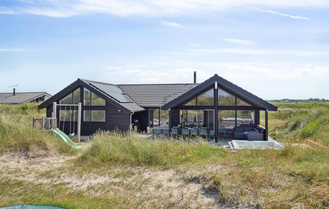 Photo of Others in Houvig Strand