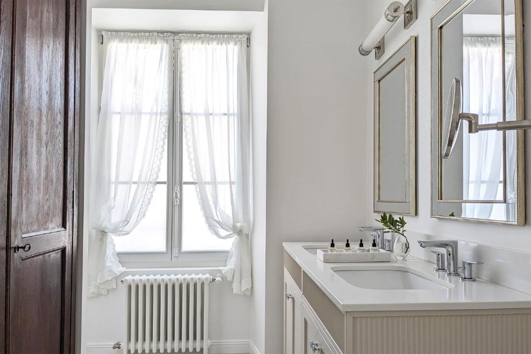 Photo of Bathroom in Ay