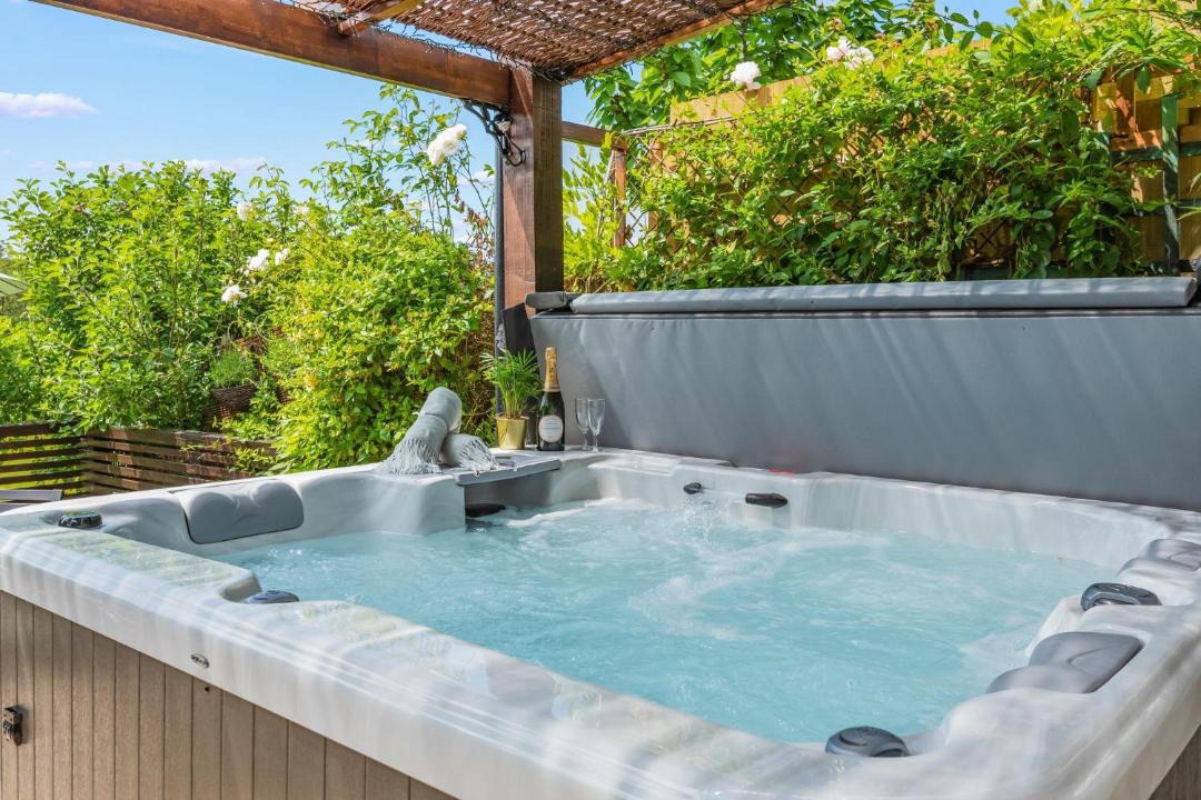 Photo of Others in Kenn