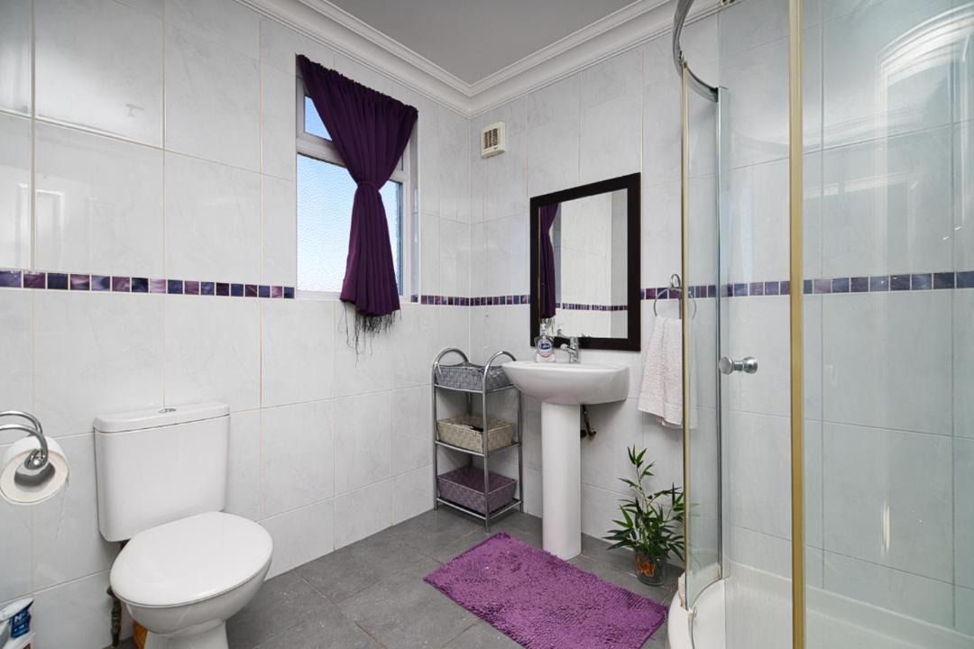 Photo of Others in Valence