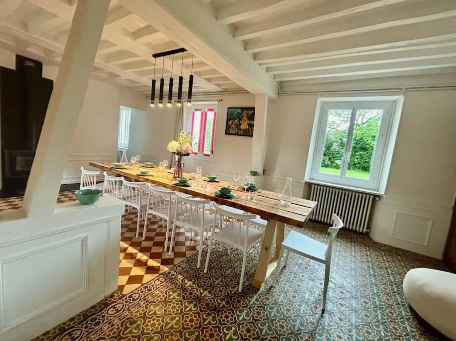 Photo of Others in Emanville