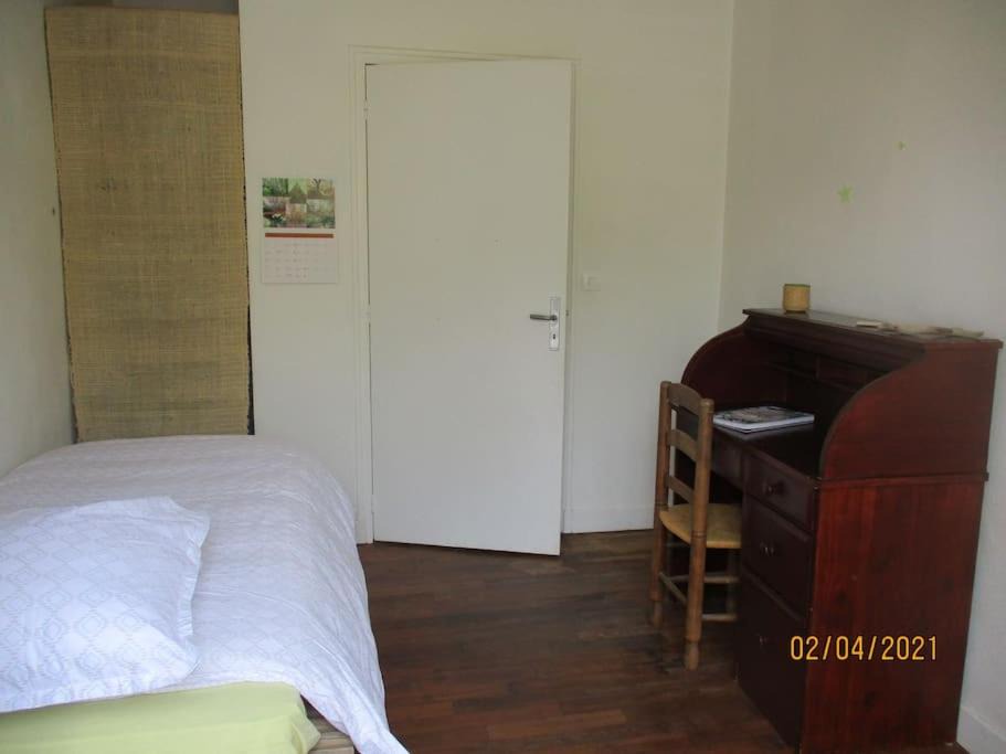 Photo of Bedroom in Montcuq
