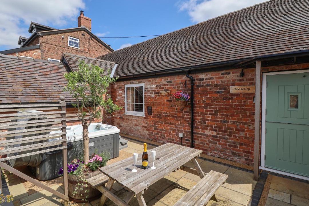 Photo of Others in Wimbolds Trafford