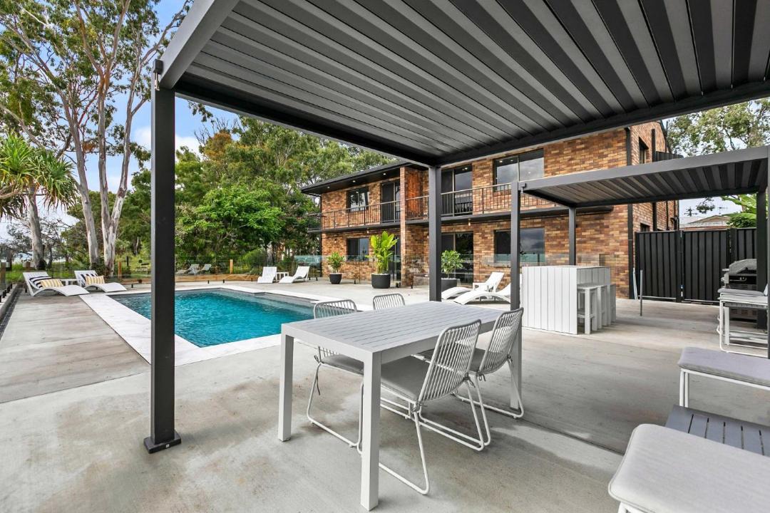 Photo of Others in Traviston