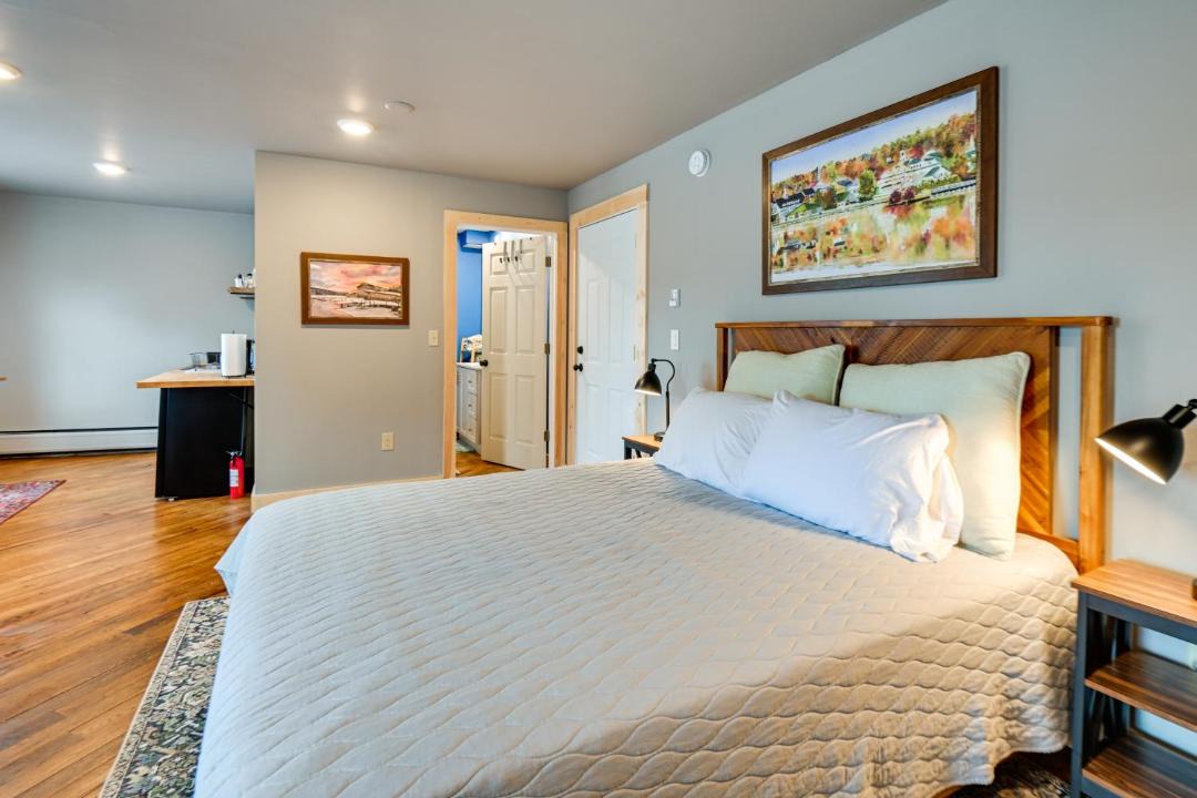 Photo of Others in Meredith