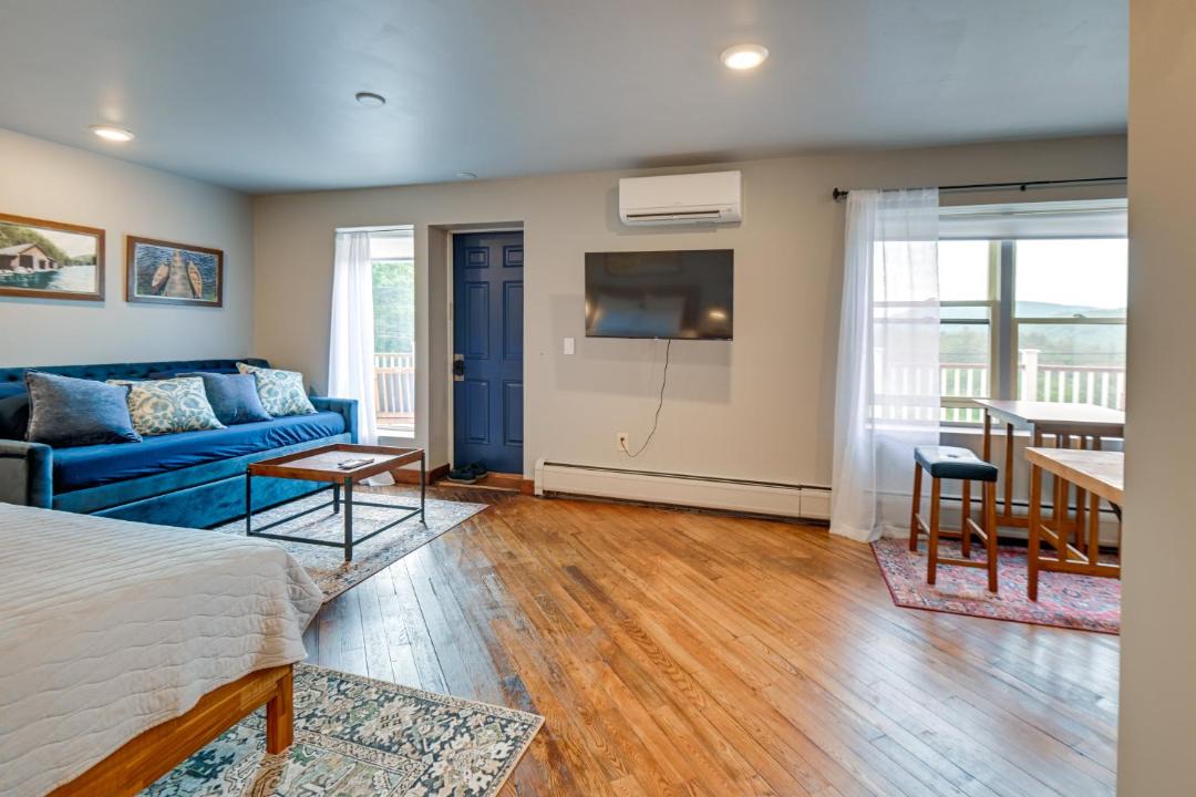 Photo of Others in Meredith