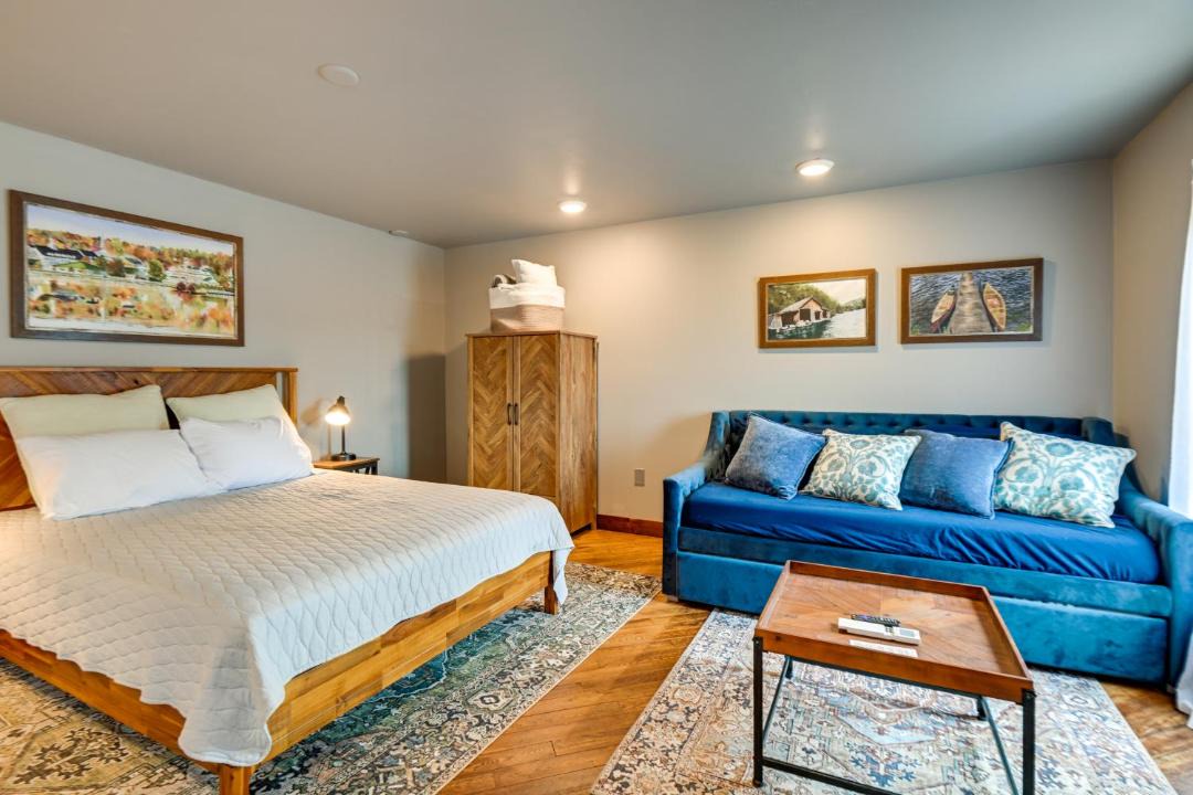 Photo of Others in Meredith