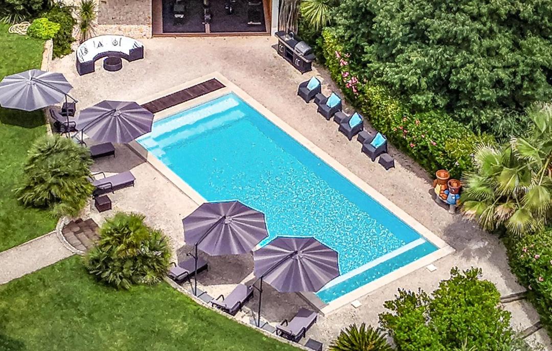 Photo of Others in Cannes-et-Clairan