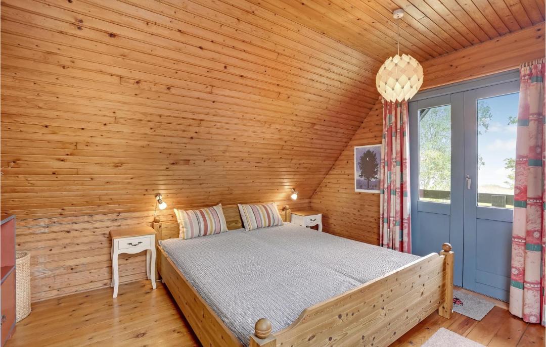 Photo of Others in Arø