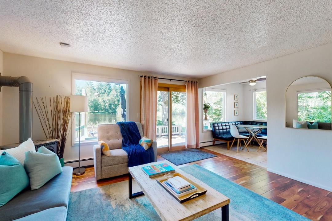 Photo of Livingroom in East Olympia