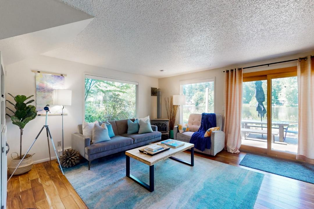 Photo of Livingroom in East Olympia