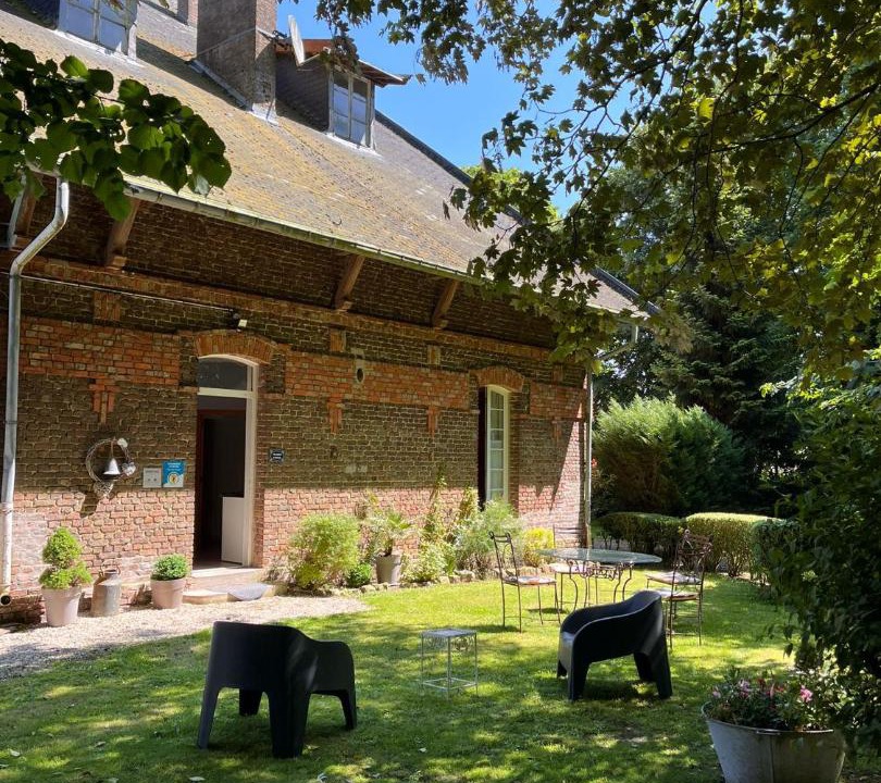 Photo of Others in Dury