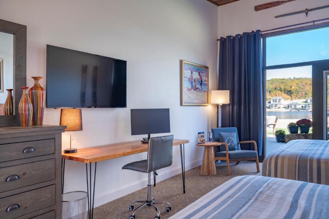 Photo of Bedroom in Camdenton