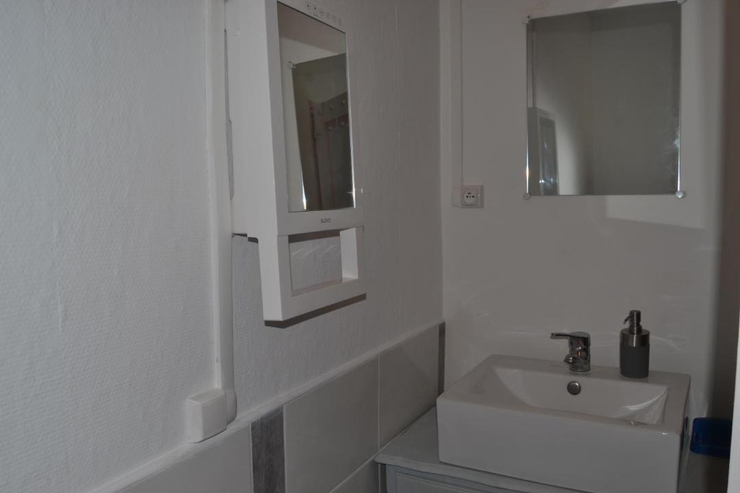 Photo of Others in Vorey