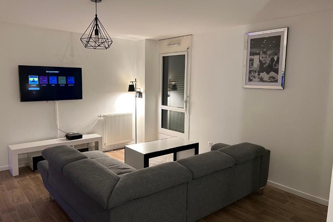 Photo of Others in Pantin