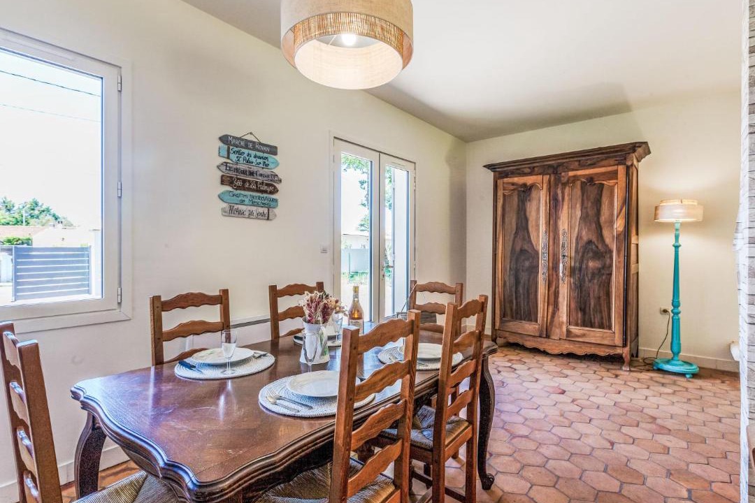 Photo of Others in Medis