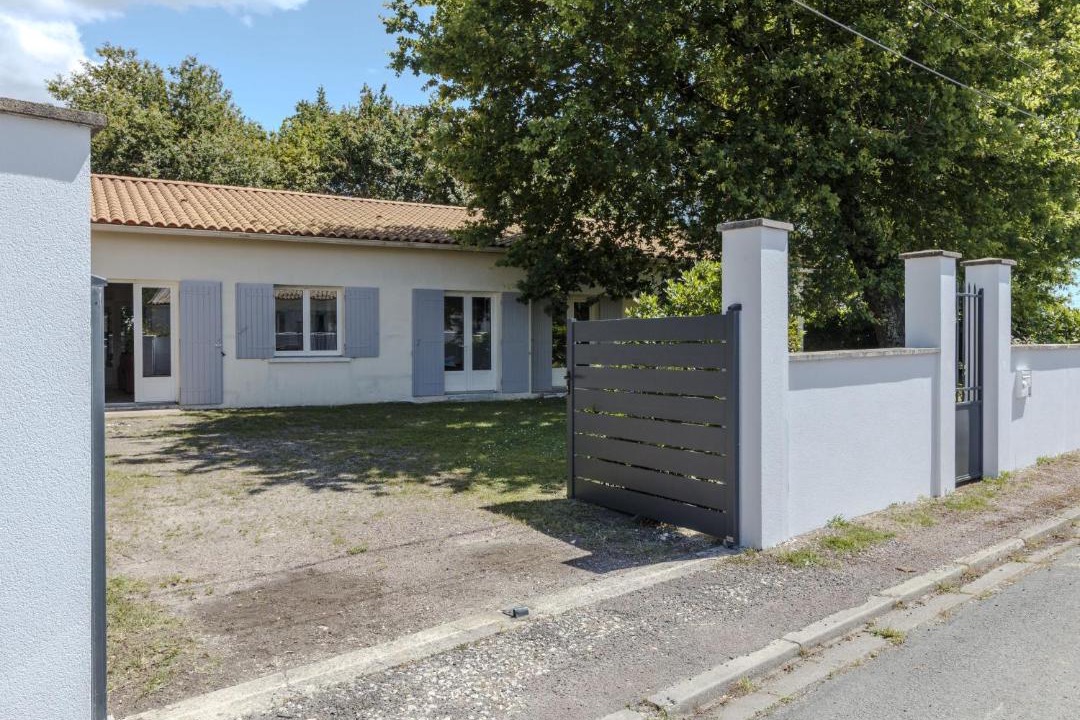 Photo of Others in Medis