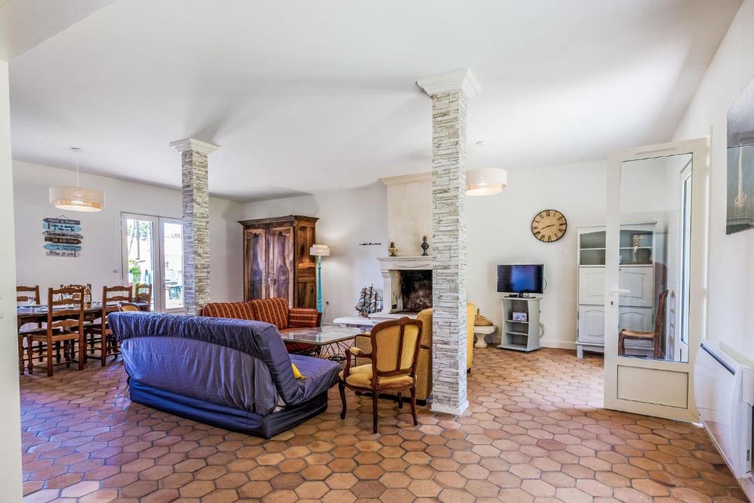 Photo of Others in Medis