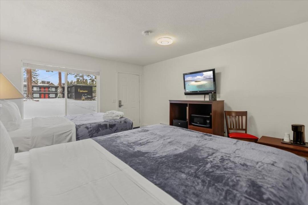 Photo of Bedroom in Lakeside Park