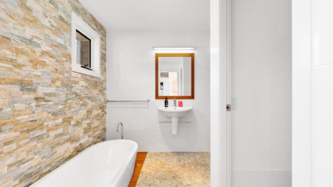 Photo of Bathroom in Patonga