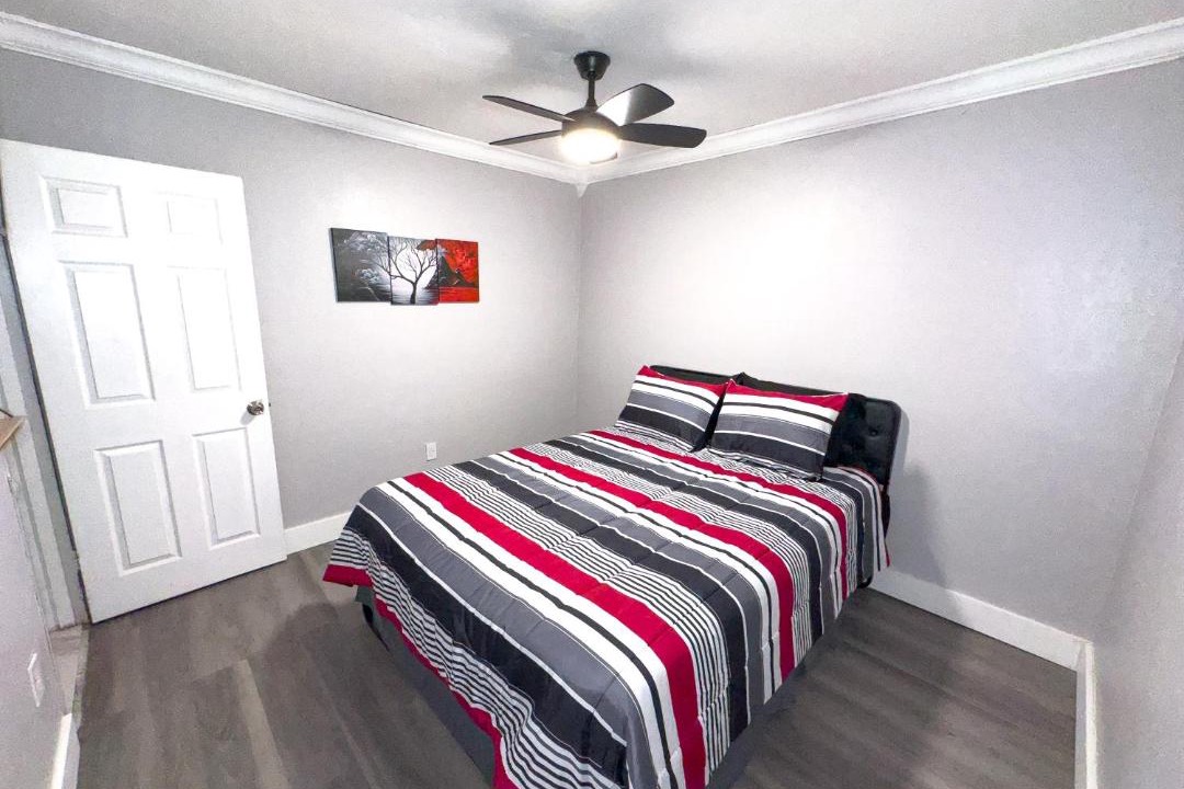 Photo of Bedroom in Miami Gardens