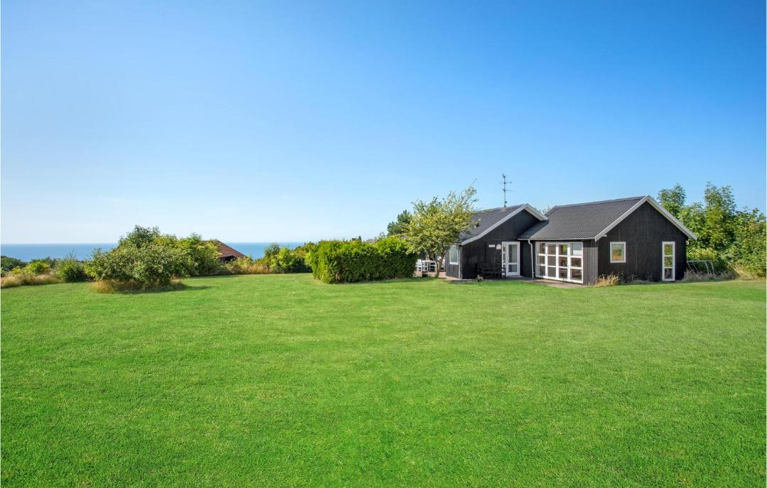 Photo of Others in Vang