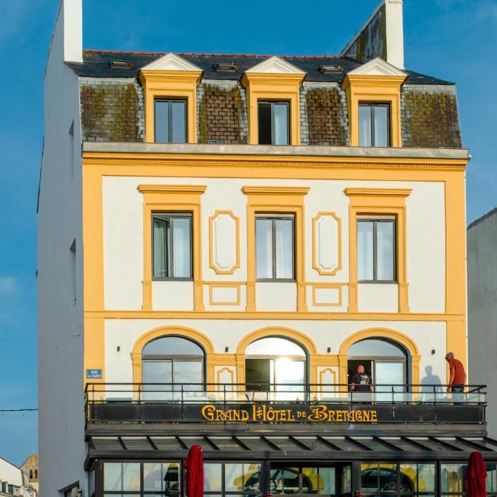 Photo of Others in Le Palais