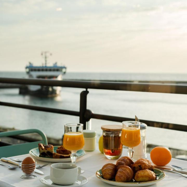 Photo of Others in Le Palais