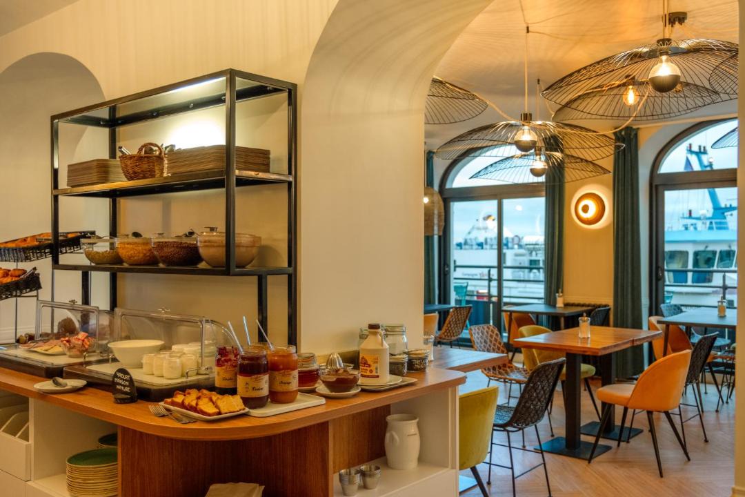 Photo of Others in Le Palais