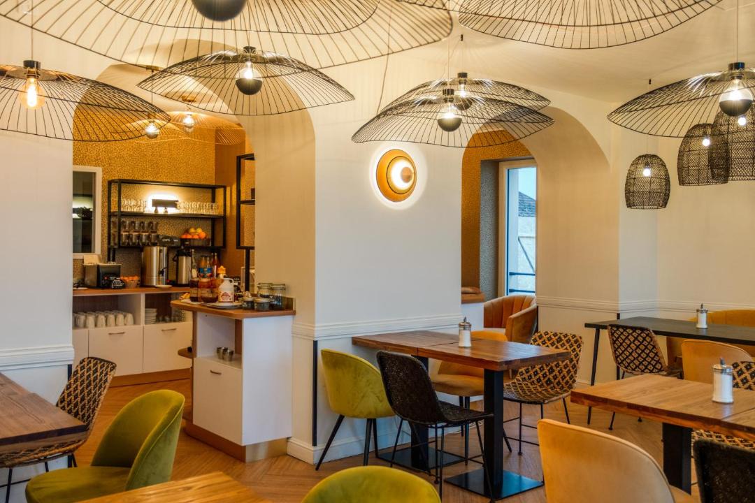 Photo of Others in Le Palais