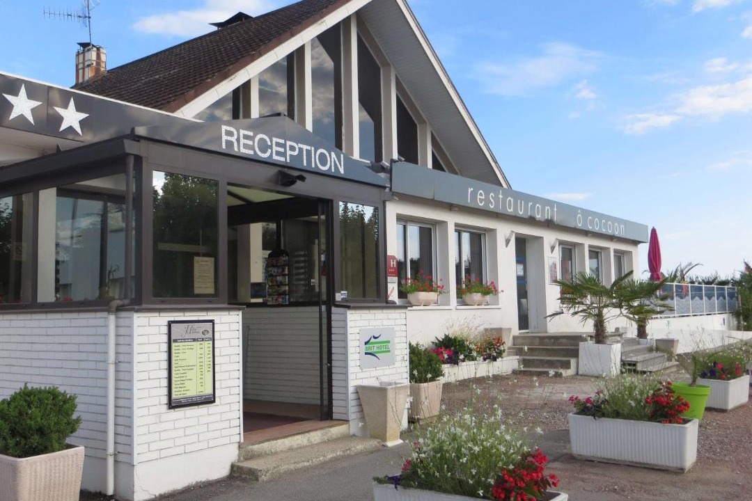 Photo of Others in Couchey