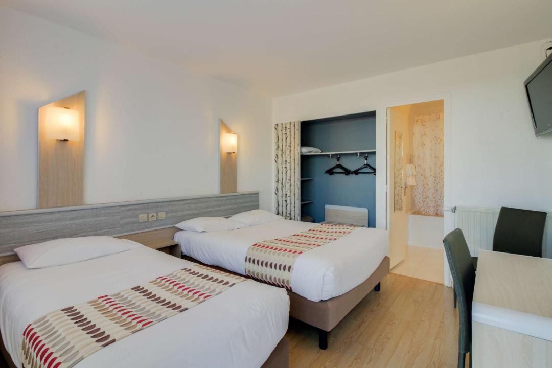 Photo of Others in Couchey