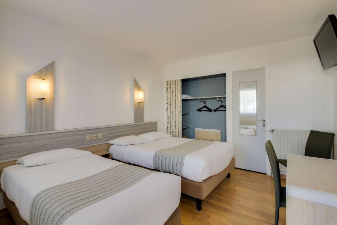 Photo of Others in Couchey