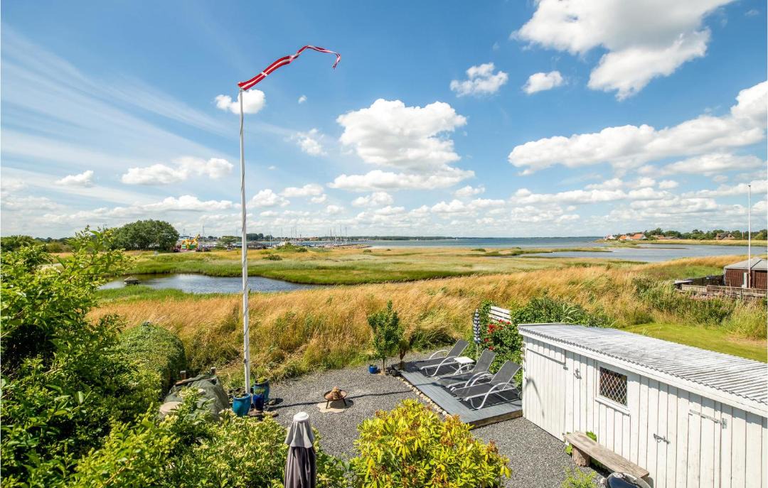 Photo of Others in Arø