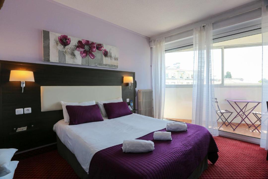 Photo of Others in Saintes