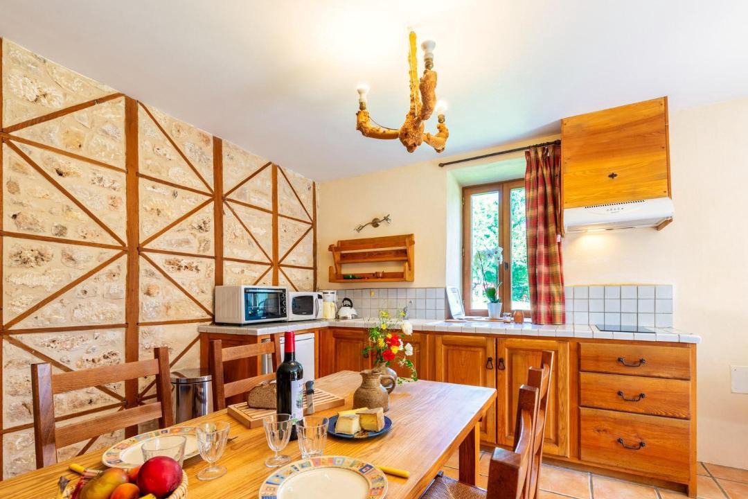 Photo of Kitchen in Saint-Pierre-des-Tripiers