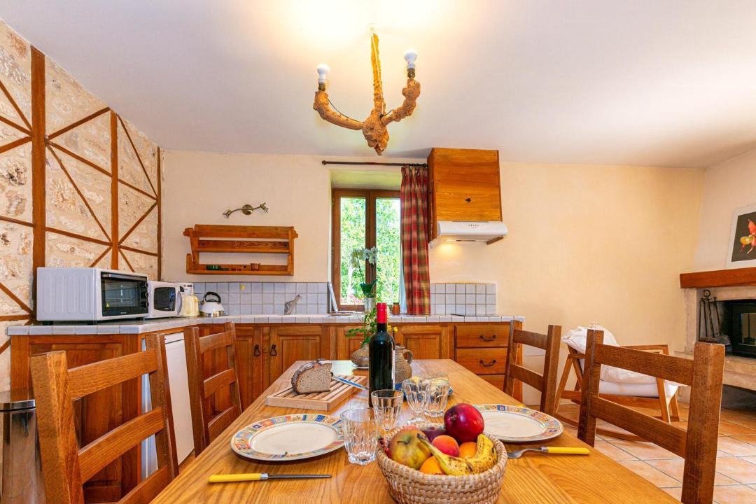 Photo of Kitchen in Saint-Pierre-des-Tripiers