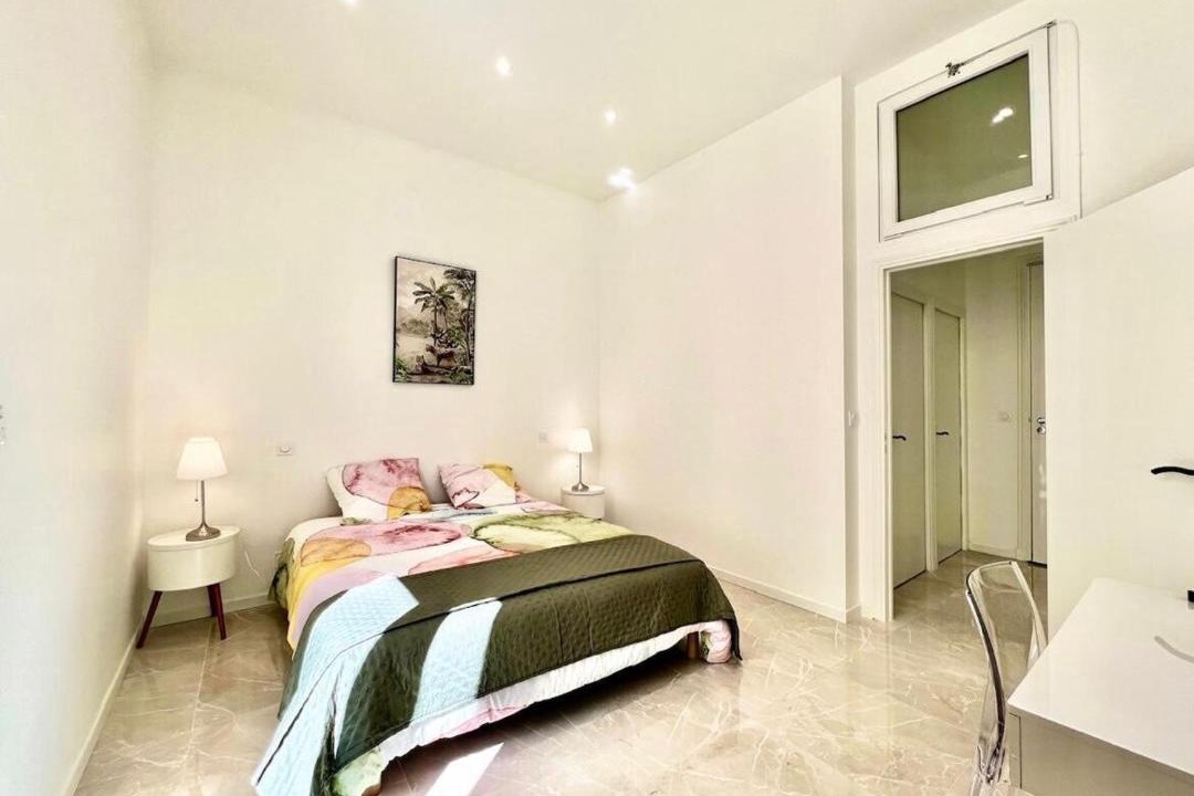 Photo of Bedroom in Cannes City Centre