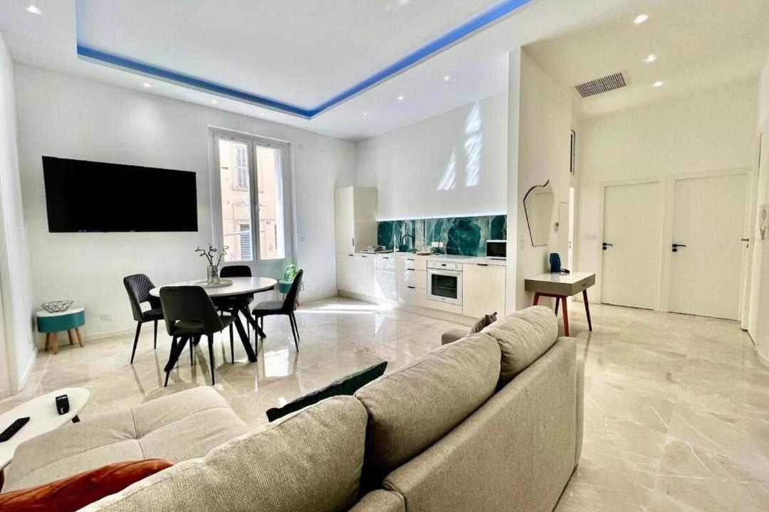 Photo of Livingroom in Cannes City Centre