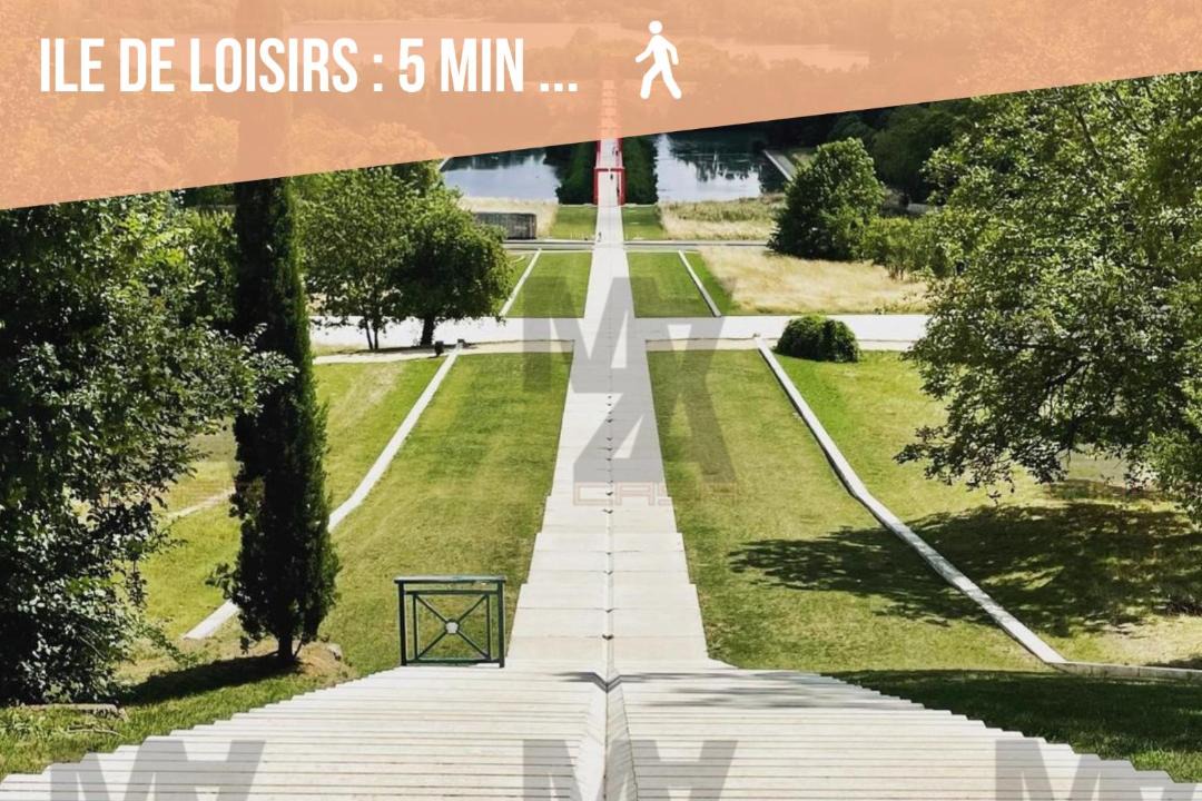 Photo of Others in Cergy